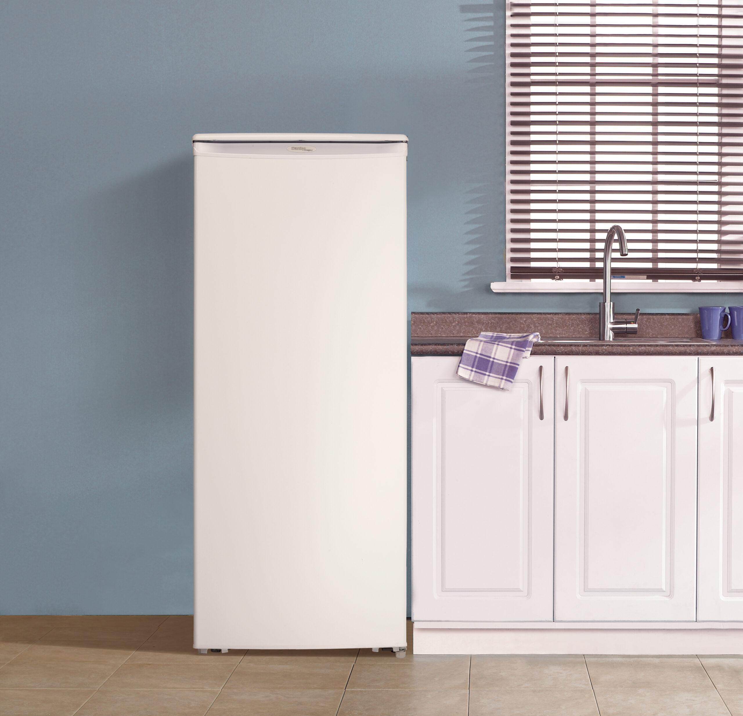 Danby 8.5 Cu.Ft. Upright Freezer, Manual Defrost, Mechanical Thermostat, ESTAR
