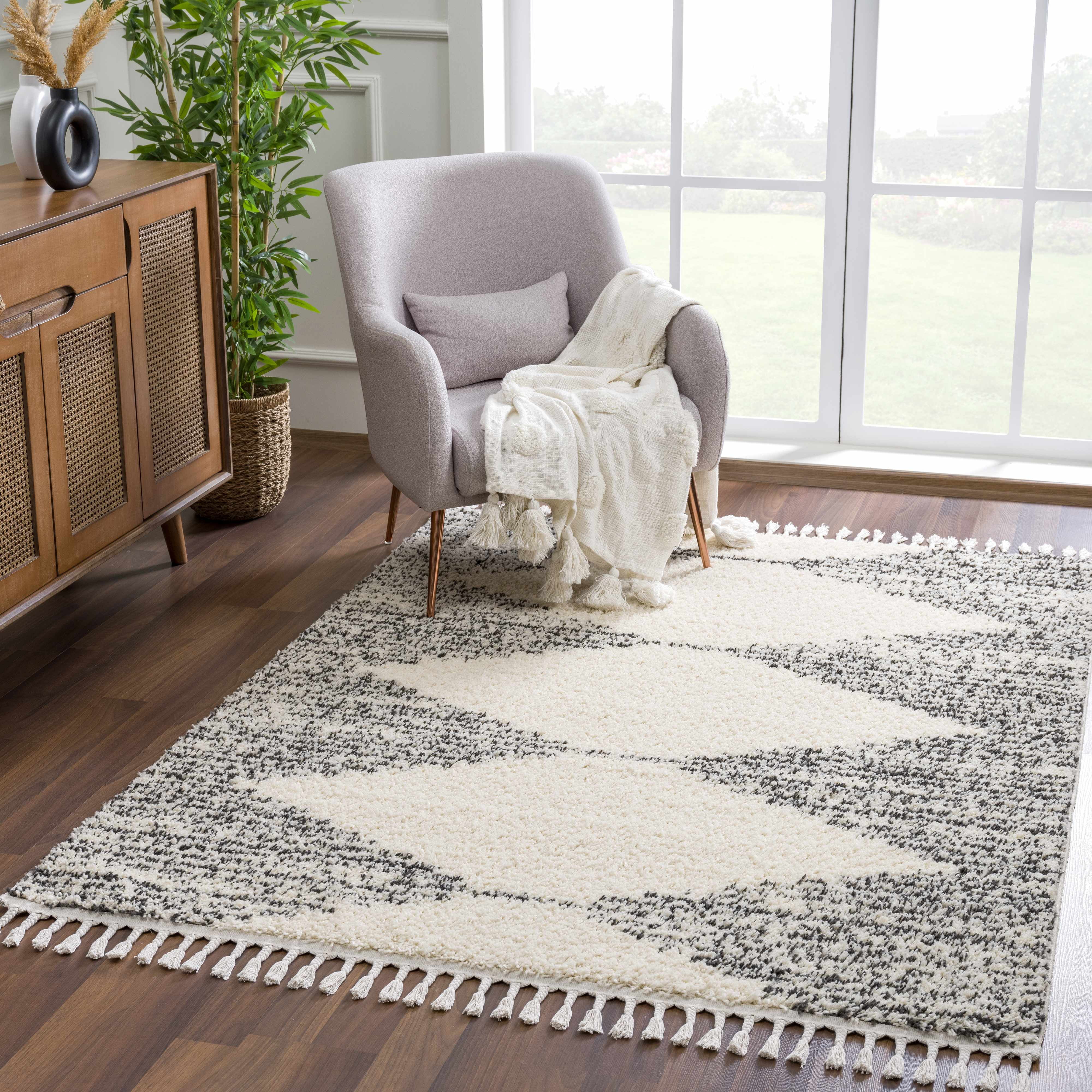 BoutiqueRugs Howth Boho Moroccan Geometric Shag with Tassels for Living Room, Bedroom - Beige, Charcoal, Gray - 5'3" Round