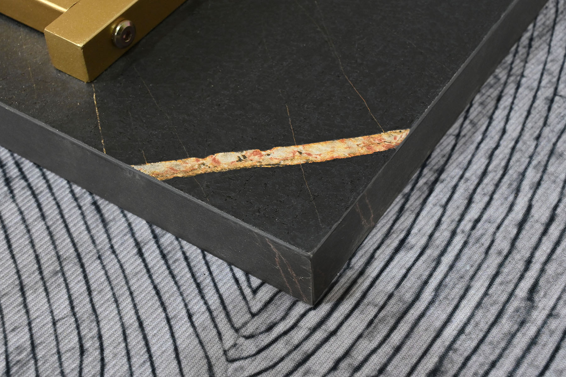 S-HOME Gold Intertwined Metal Legs Accent Table Stylish Console Table For Luxury Entryway Decor