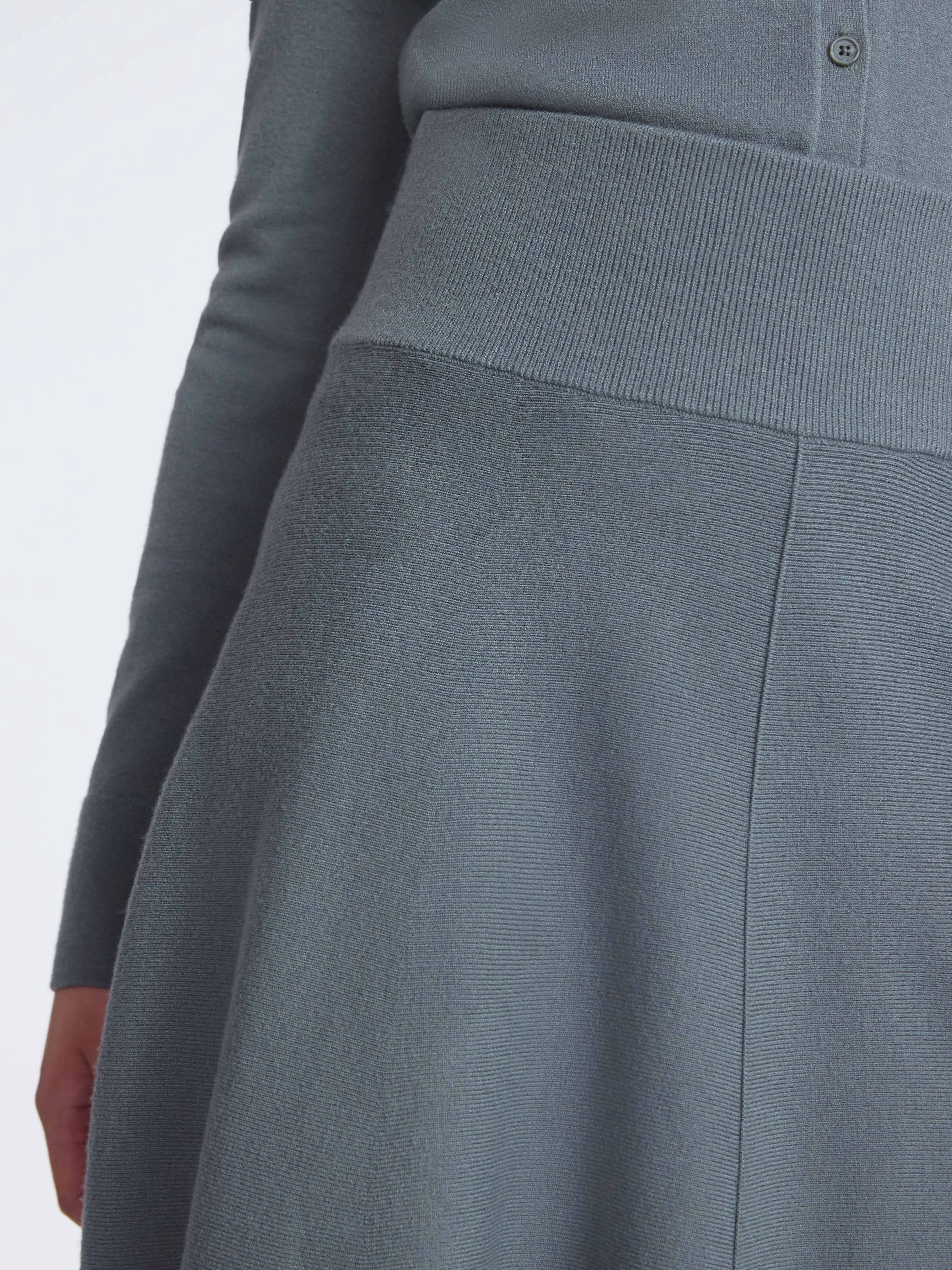 Scoop Women's and Women’s Plus Sculptural Sweater Knit Midi Skirt, Sizes XS-4X