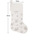 thumbnail image 2 of Paquete de 2 medias navideñas blancas nevadas con copo de nieve bordado colgante para decoración de fiesta de Navidad, 2 of 5