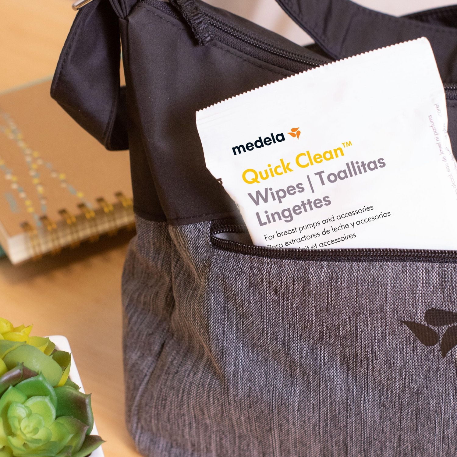 Medela Quick Clean Breast Pump and Accessory Wipes , Resealable, Convenient and Hygienic On the Go Cleaning for Tables, Countertops, Chairs, and More, 90 Wipes