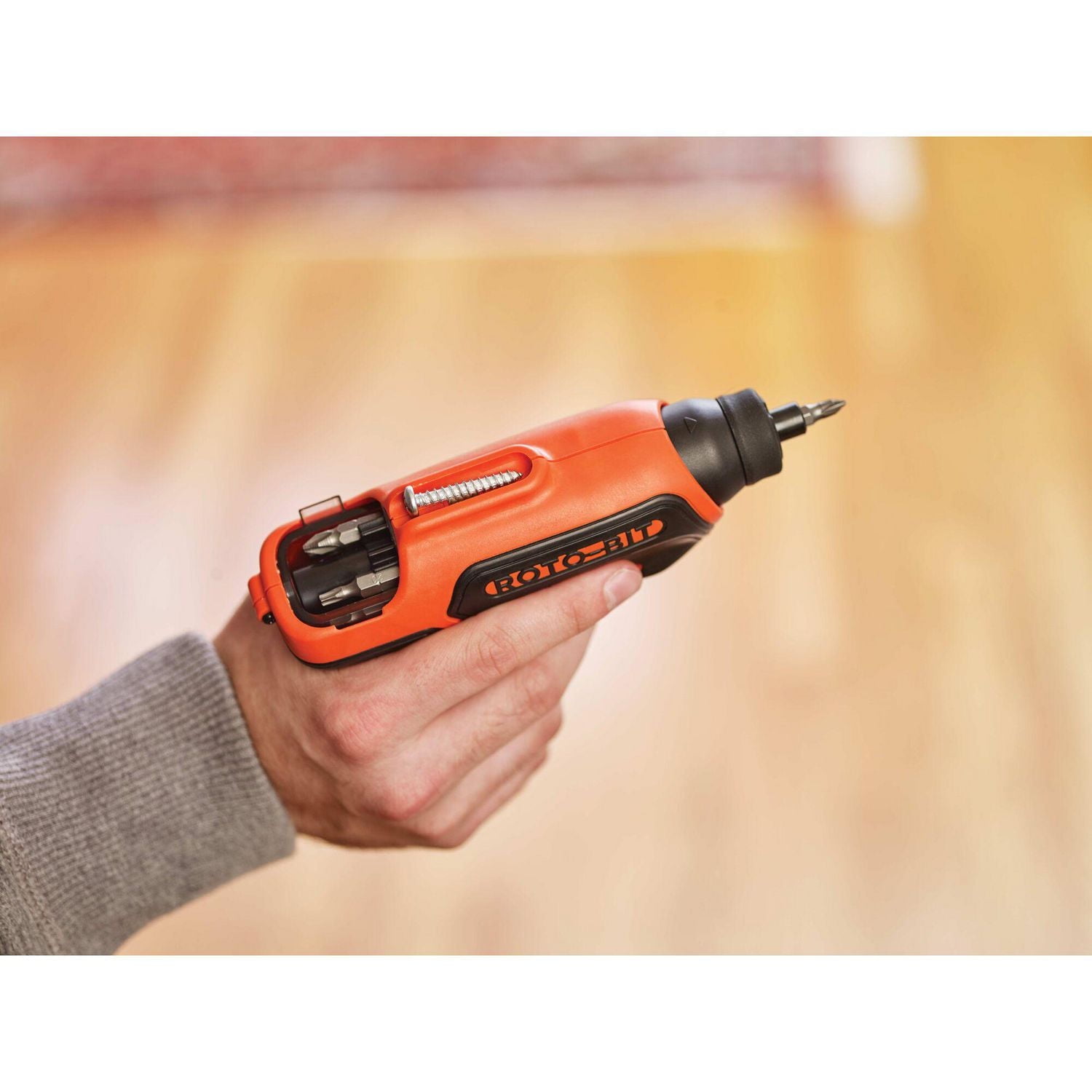 Tournevis sans fil 4V MAX* avec rangement des embouts Black + Decker