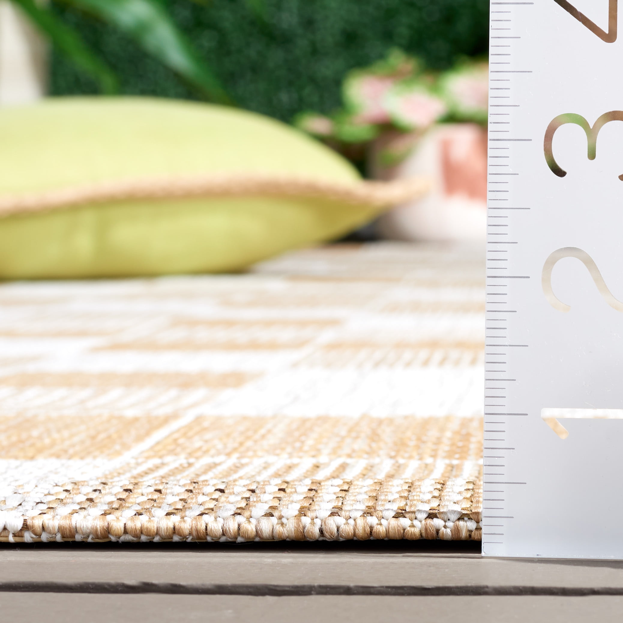 SAFAVIEH Courtyard Raeyln Checkered Indoor/Outdoor Runner Rug, Natural/Beige, 2'2" x 8'