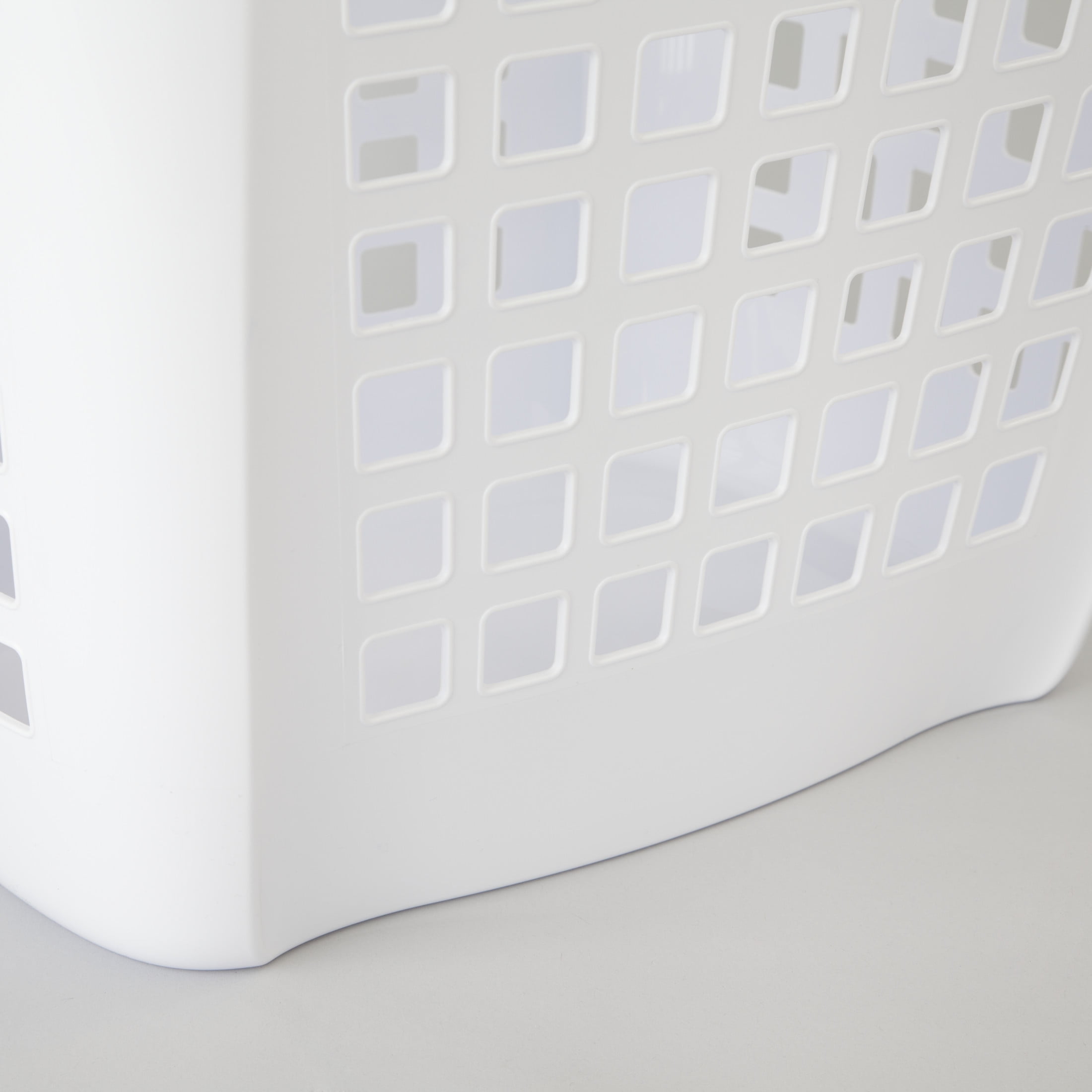 Sterilite Ultra™ Easy Carry Plastic Laundry Hamper w/ Sturdy Rim and Handles, White