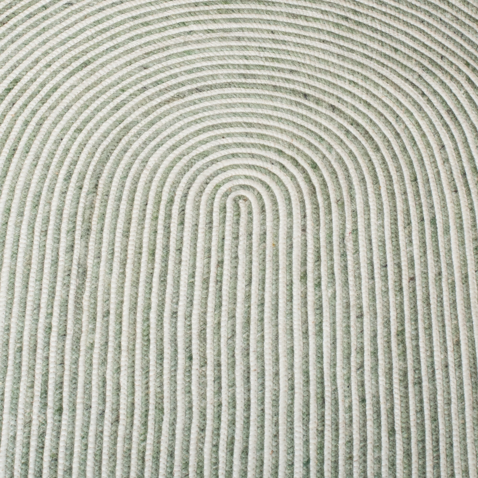 SAFAVIEH Braided Beuregard Solid Reversible Area Rug, Green/Ivory, 3' x 3' Round