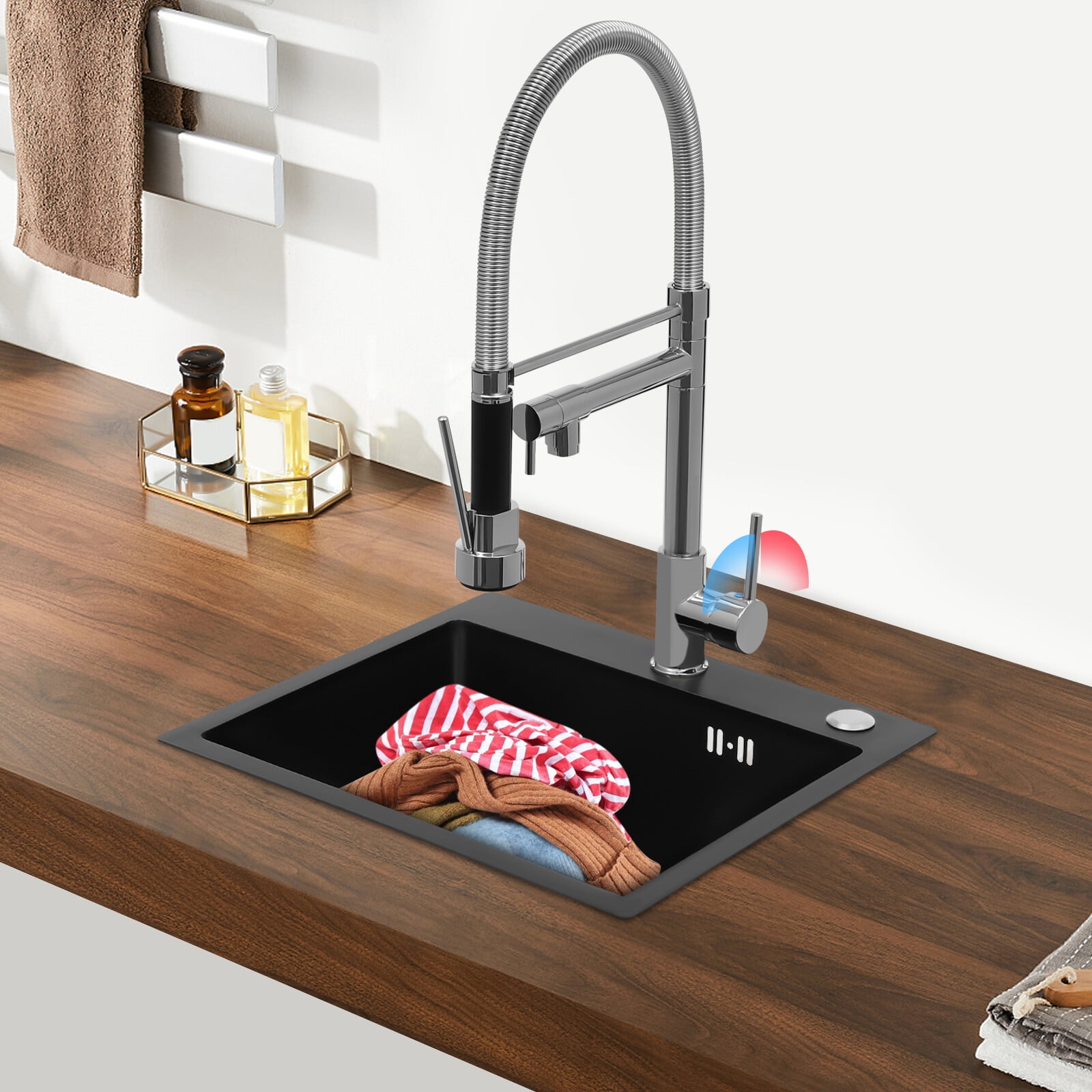 Kitchen Sink Single Handle Stainless Steel Faucet with Pull Down Sprayer(Silver)