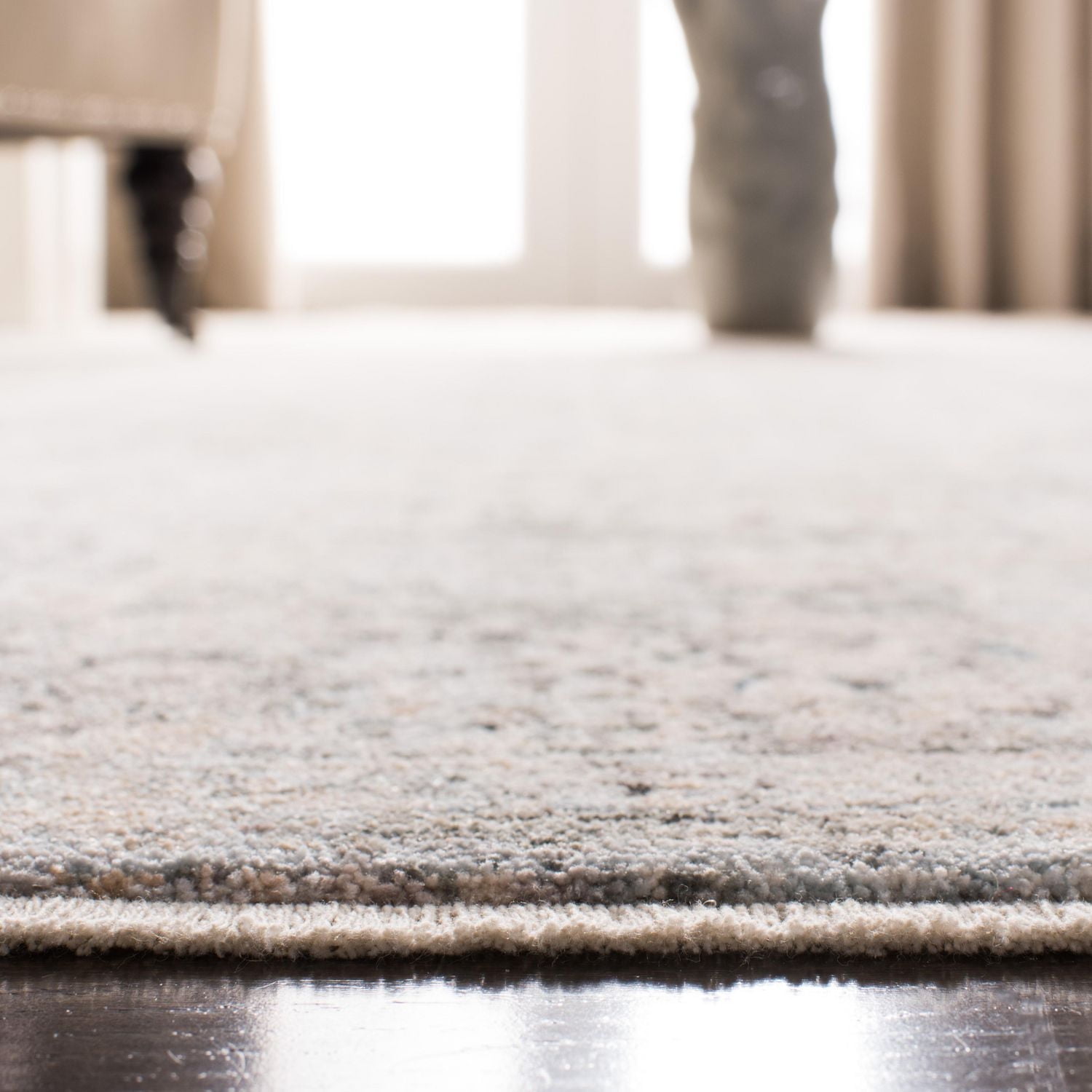 SAFAVIEH Winston Apache Abstract Floral Area Rug