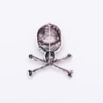 thumbnail image 4 of Qarigey Broche de calavera de estilo Punk, broches encantadores de tibias cruzadas para mujer, bisutería de moda para el Día de San Valentín, Pascua, Accesorios de disfraces Plata Qarigey  AP004648-01, 4 of 6