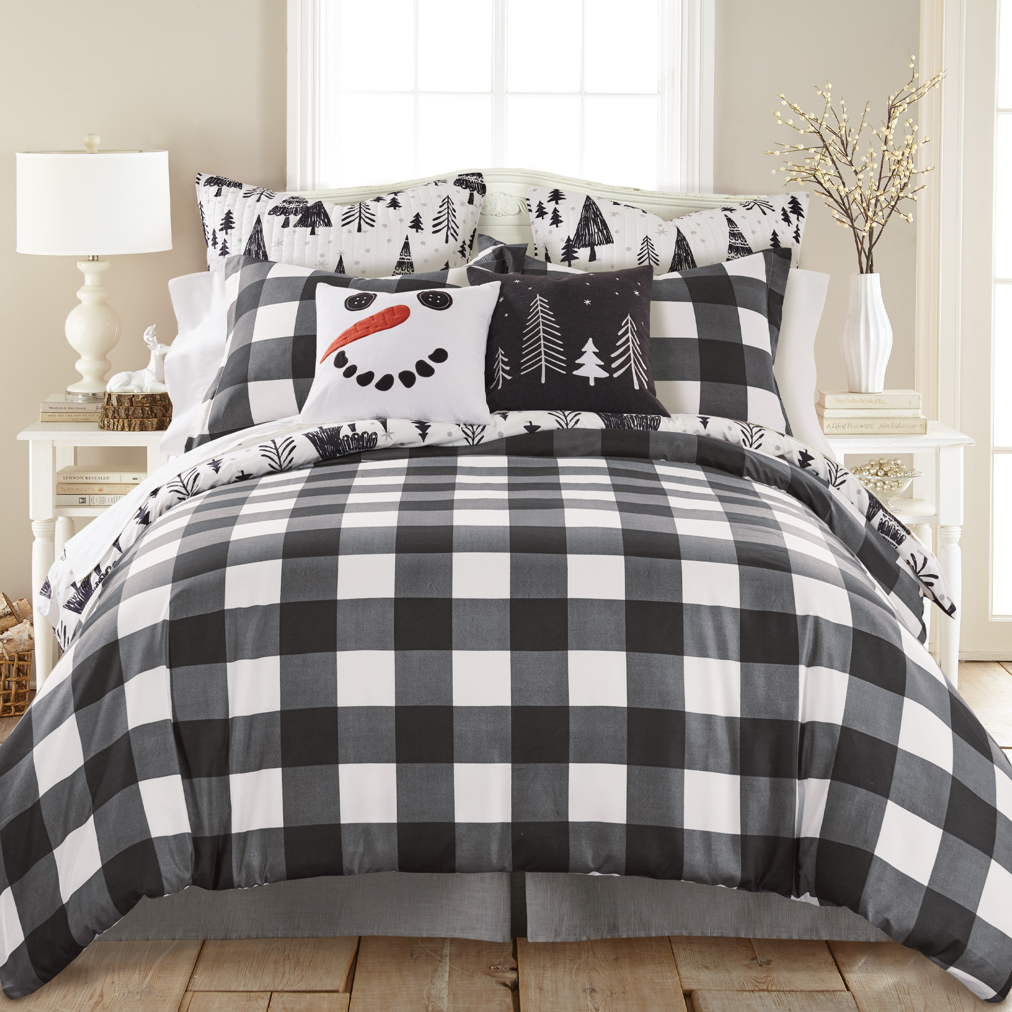 Levtex Home Merry & Bright Collection - Northern Star Duvet Cover Set - Full/Queen Duvet Cover (90 x 94in.) + Two Standard Pillow Cases (26 x 20in.) - Holiday Pine Trees - Black and White - Microfiber