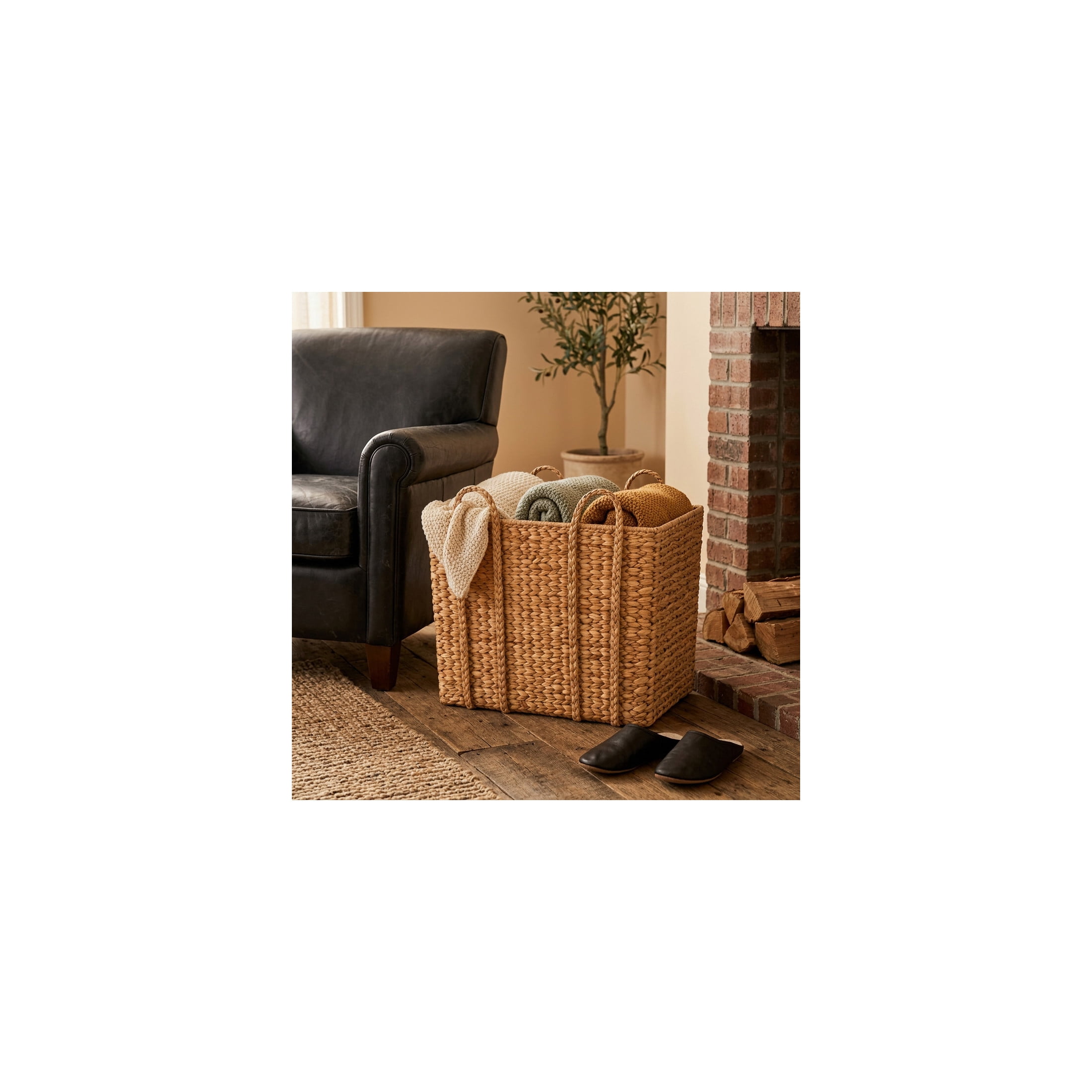 DecMode 20" x 16" Brown Seagrass Handmade Woven Storage Basket with Braided Handles, 1-Piece