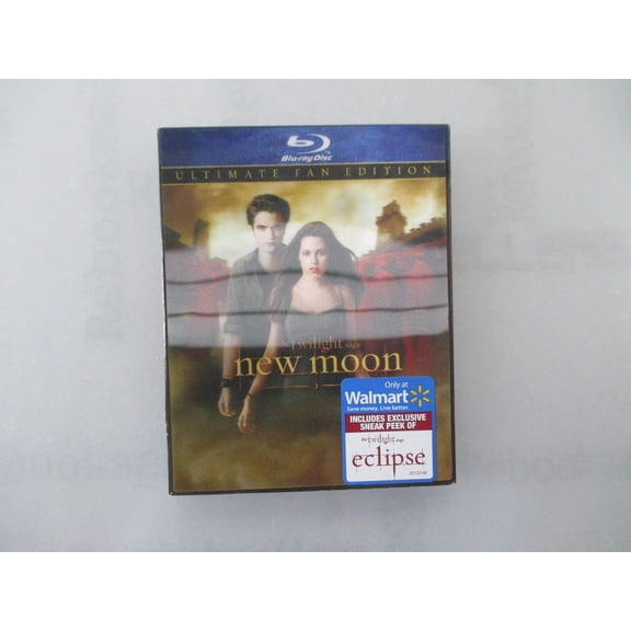 Pre-Owned The Twilight Saga: New Moon (Ultimate Fan Edition Blu-ray with Lenticular Packaging & Bonus Footage) [Blu-ray]