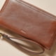 thumbnail image 5 of Billetera Fossil Logan de Cuero con Bloqueo RFID para Mujer en Marrón, 5 of 7