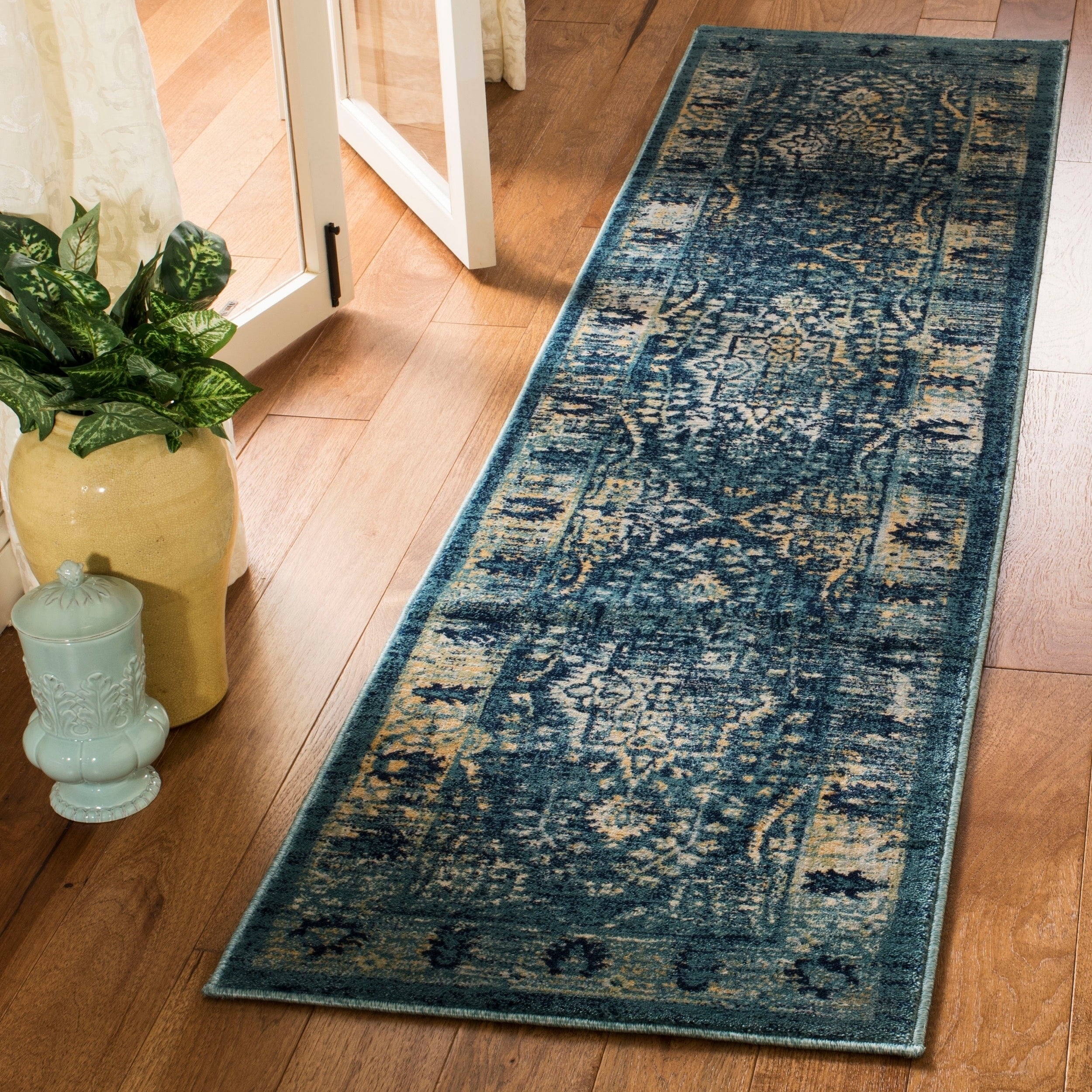 Safavieh Evoke Bev Distressed Vintage Boho Rug
