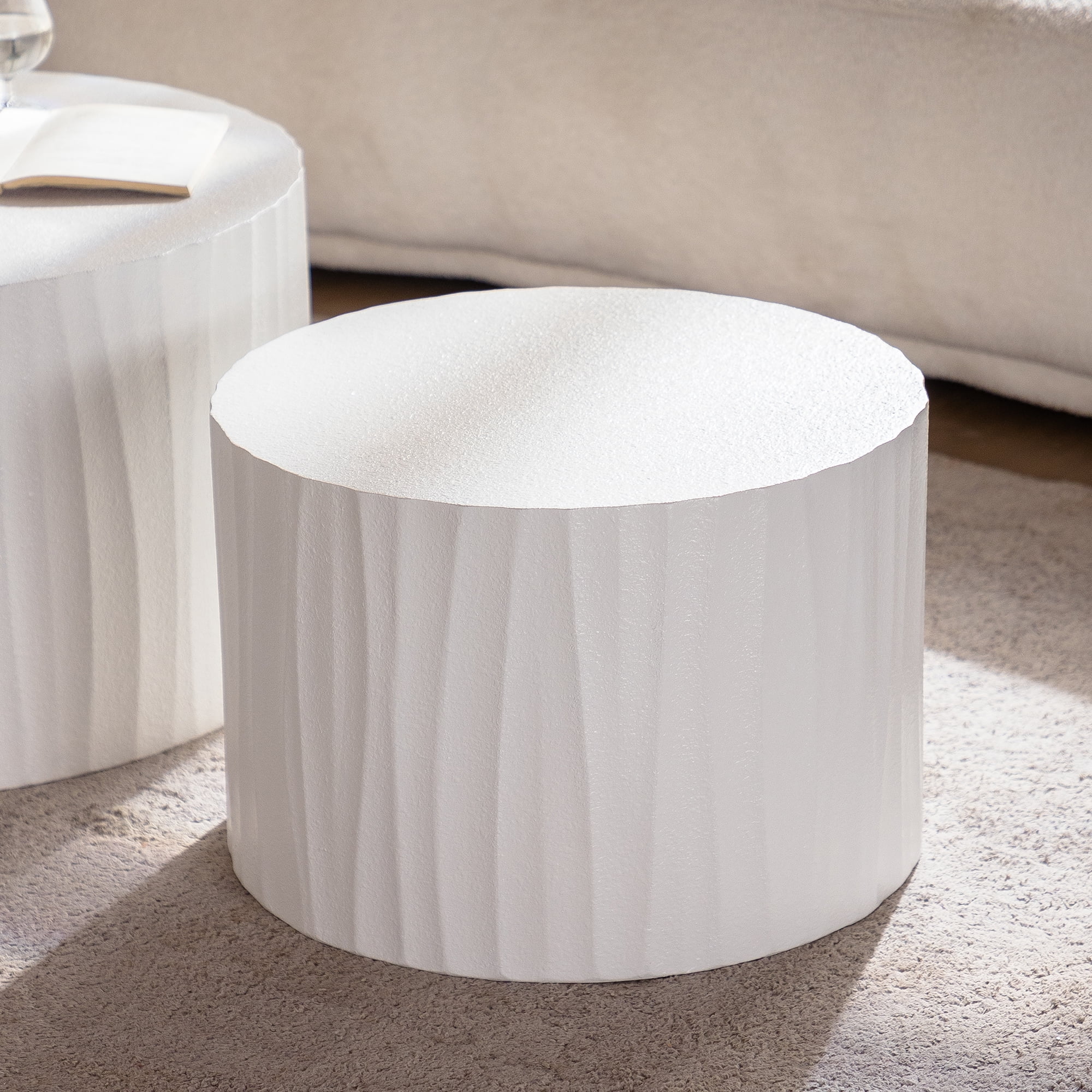 Leumius Nesting Coffee Table Set of 2 Round Wooden Coffee Tables Circle Modern Table Accent End Side Table for Living Room Bedroom White