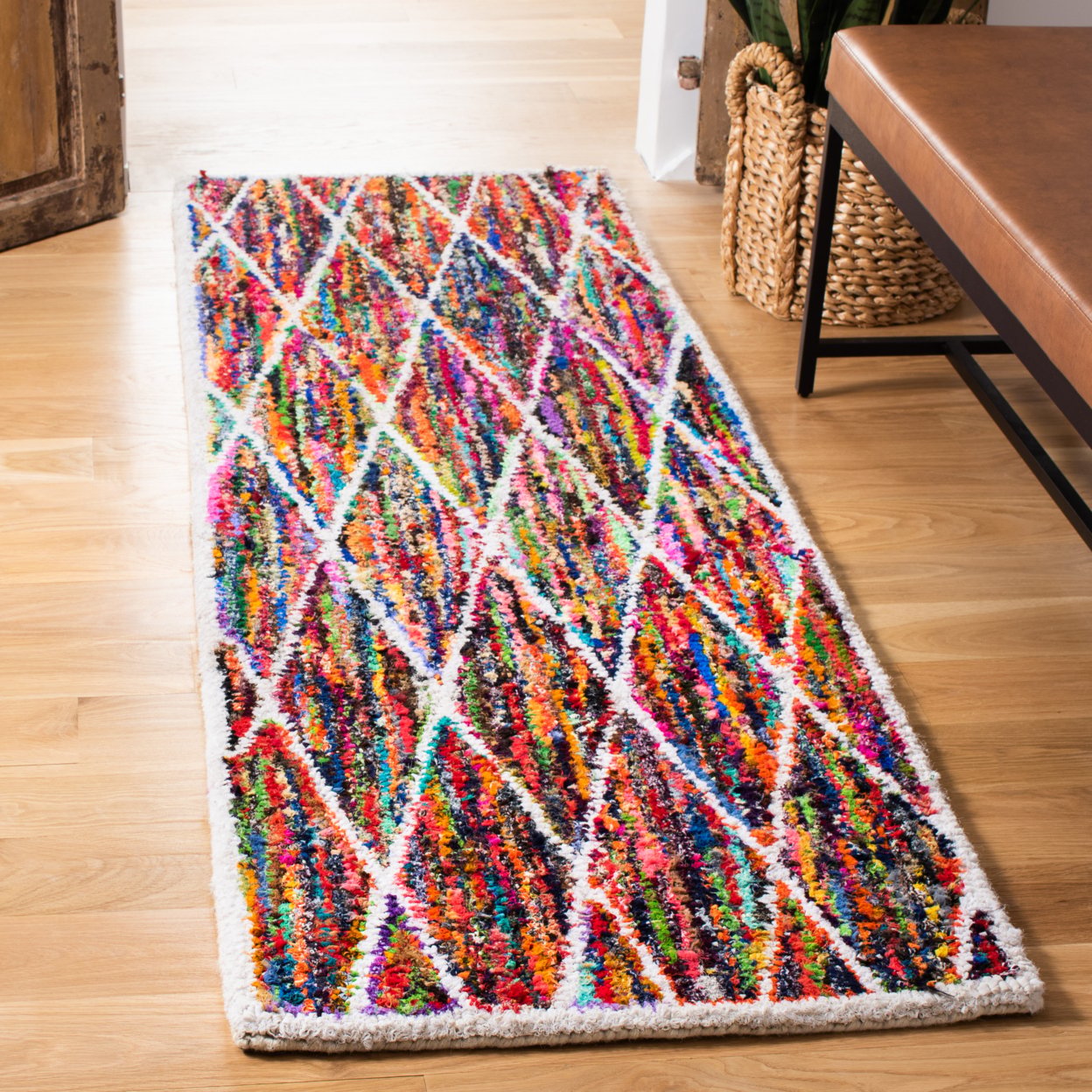thumbnail image 4 of SAFAVIEH Nantucket Collection NAN313A Handmade Multi Rug, 4 of 11