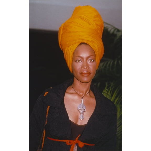 Erykah Badu Posed in Portrait Photo Print (8 x 10)