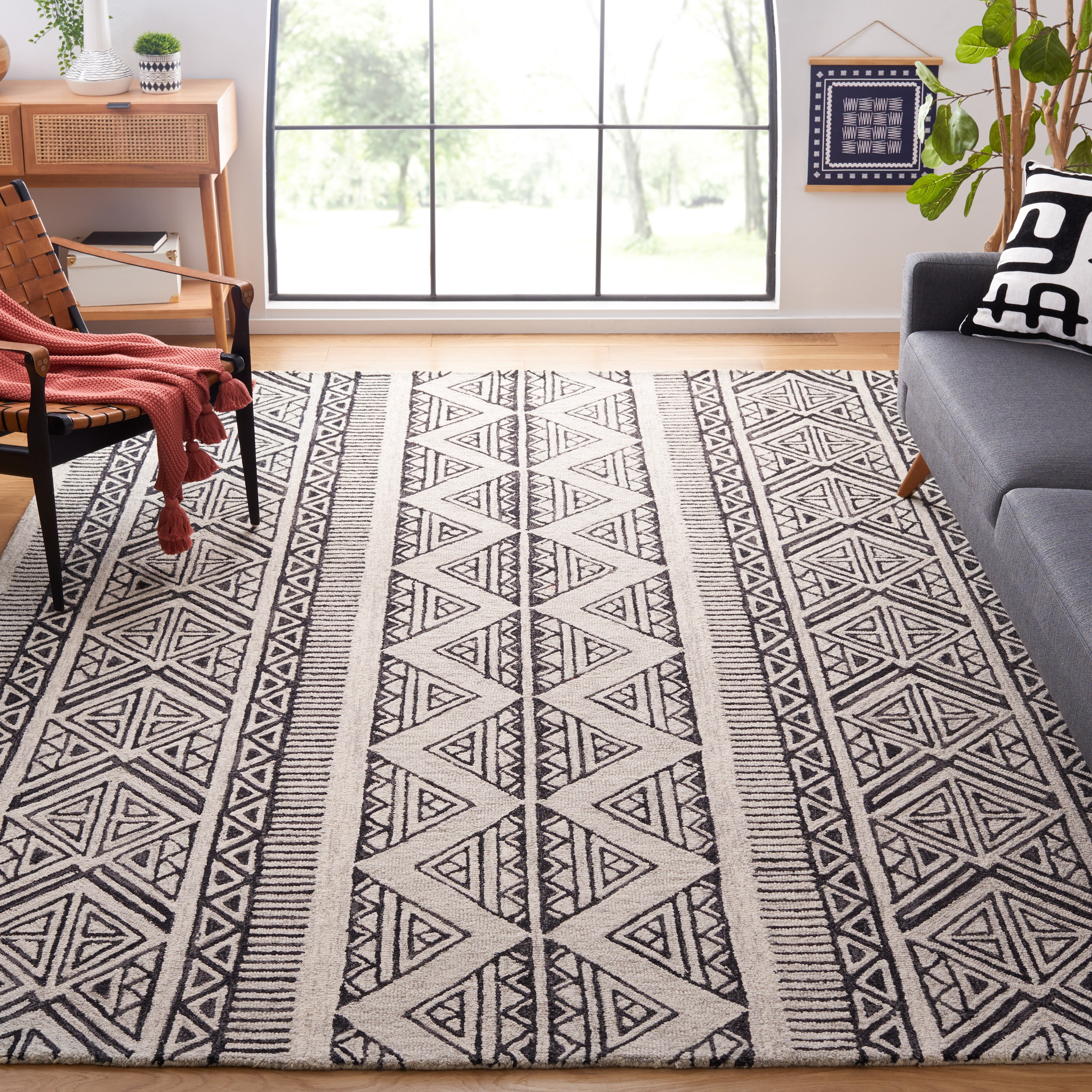 SAFAVIEH Metro Andrew Diamond Area Rug, Black/Beige, 8' x 10'