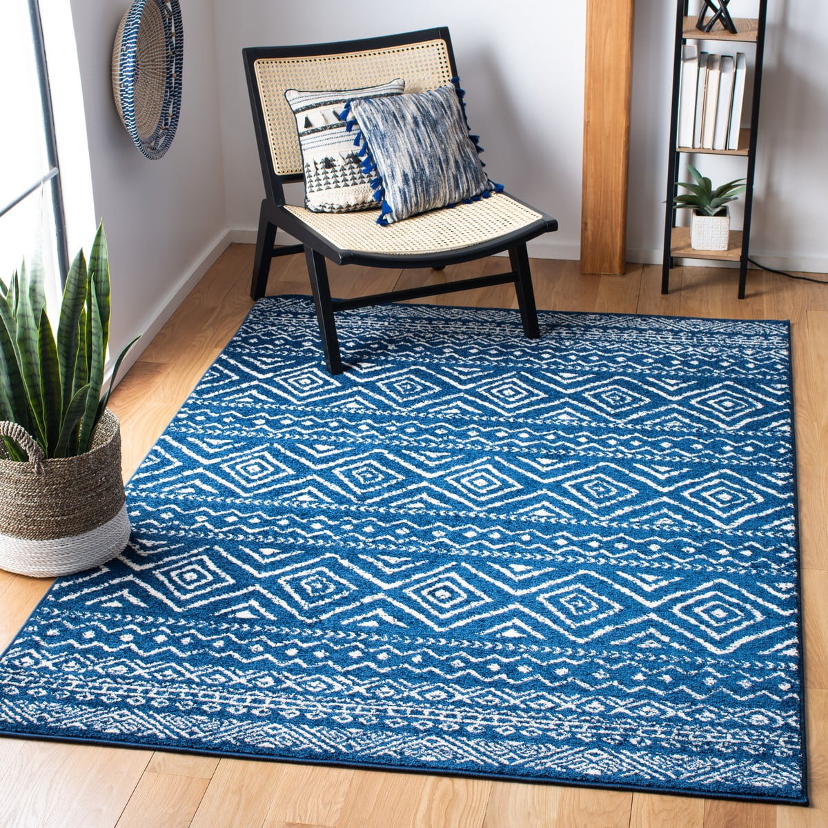 SAFAVIEH Tulum Merletta Moroccan Geometric Area Rug, 12' x 15', Navy/Ivory