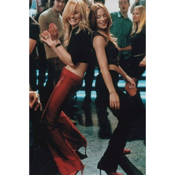 Sweetest Thing Screenshot -Cameron Diaz & Christina Applegate (8 x 10)