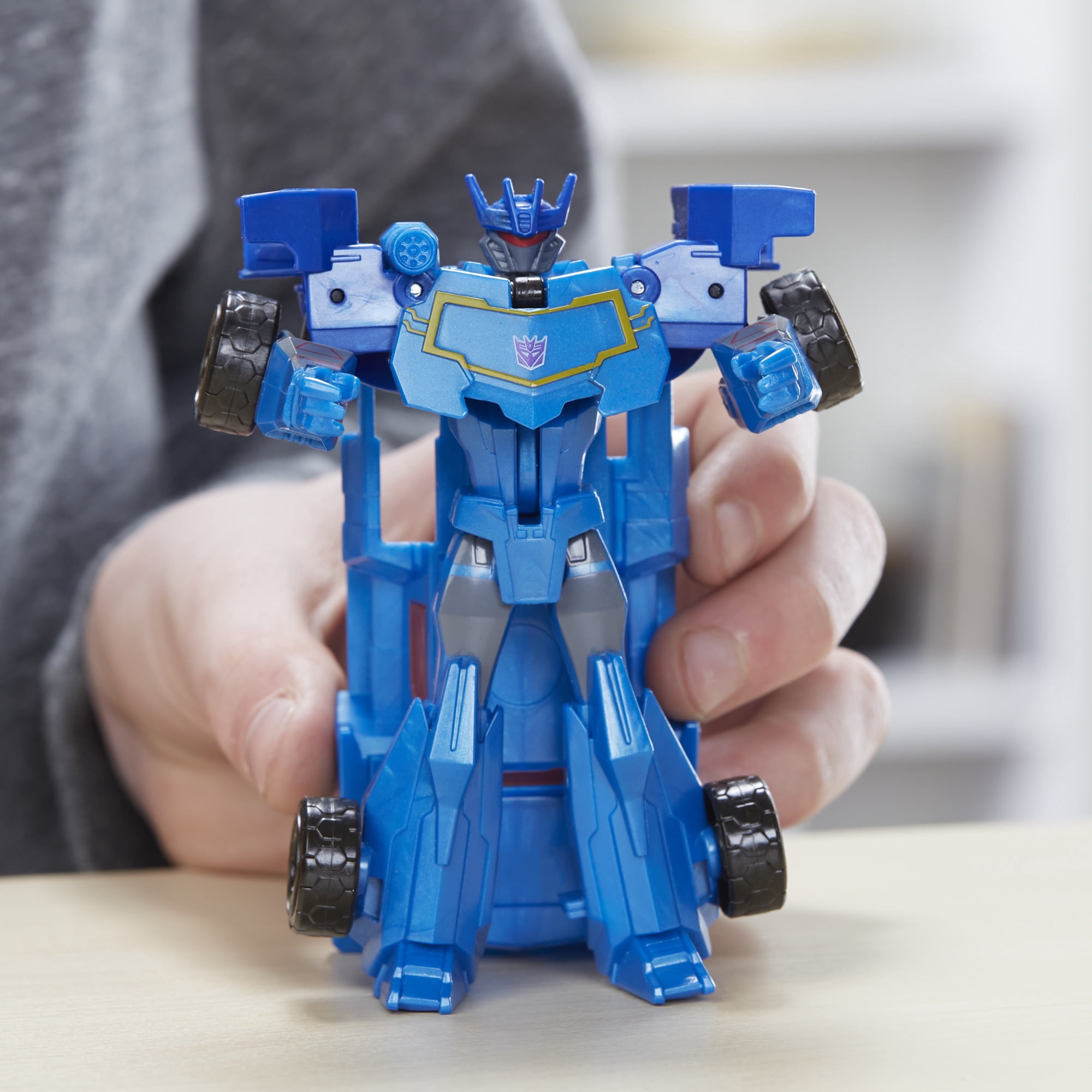 Transformers Cyberverse Action Attackers Wheeljack, 10,8 Cm, 1-Step Changer Figur Mit Gravity Cannon