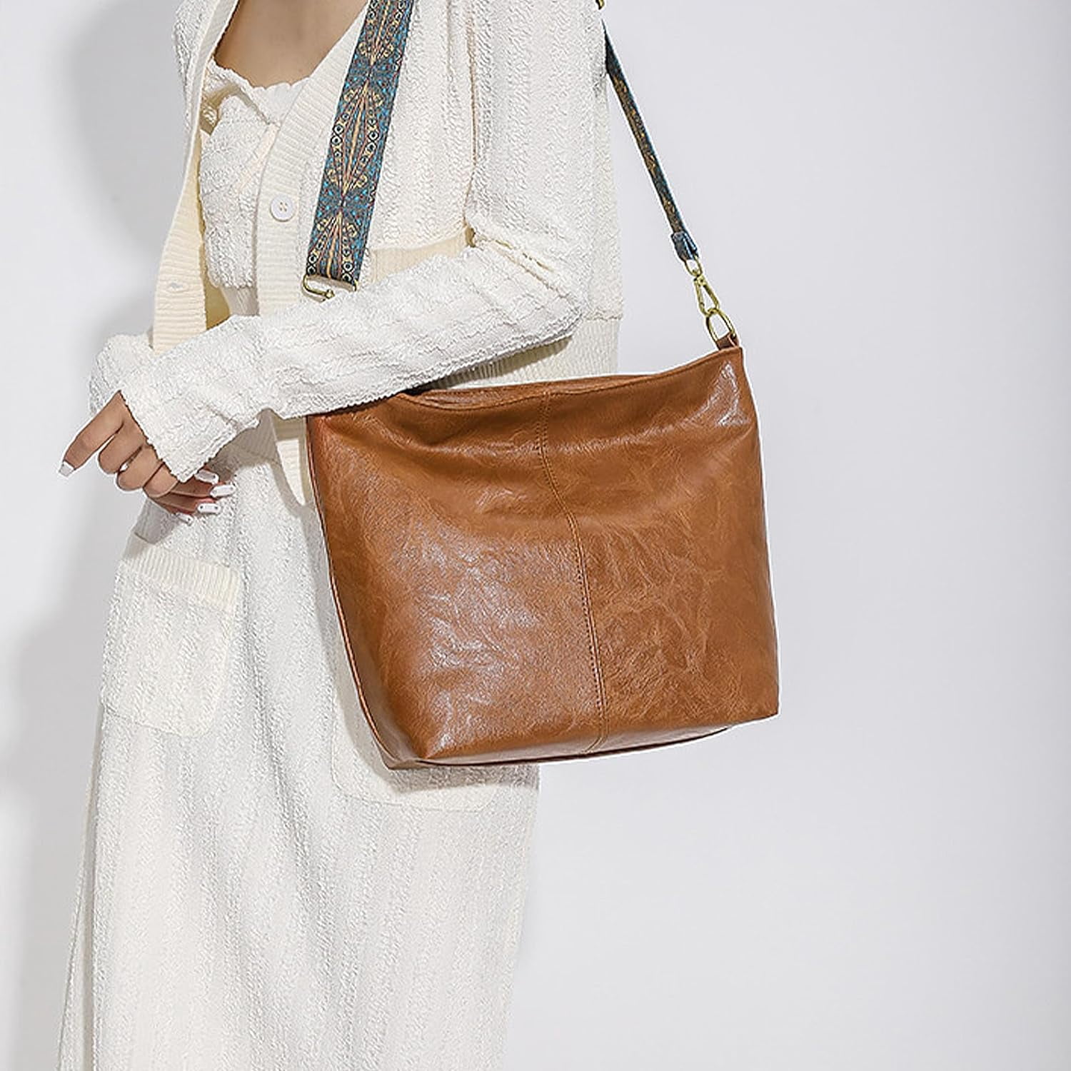 LinYooLi Hobo Bags for Women Crossbody Handbags Guitar Strap Shoulder Bucket Bag Vegan Leather Purse Trendy Boho Tote Purses