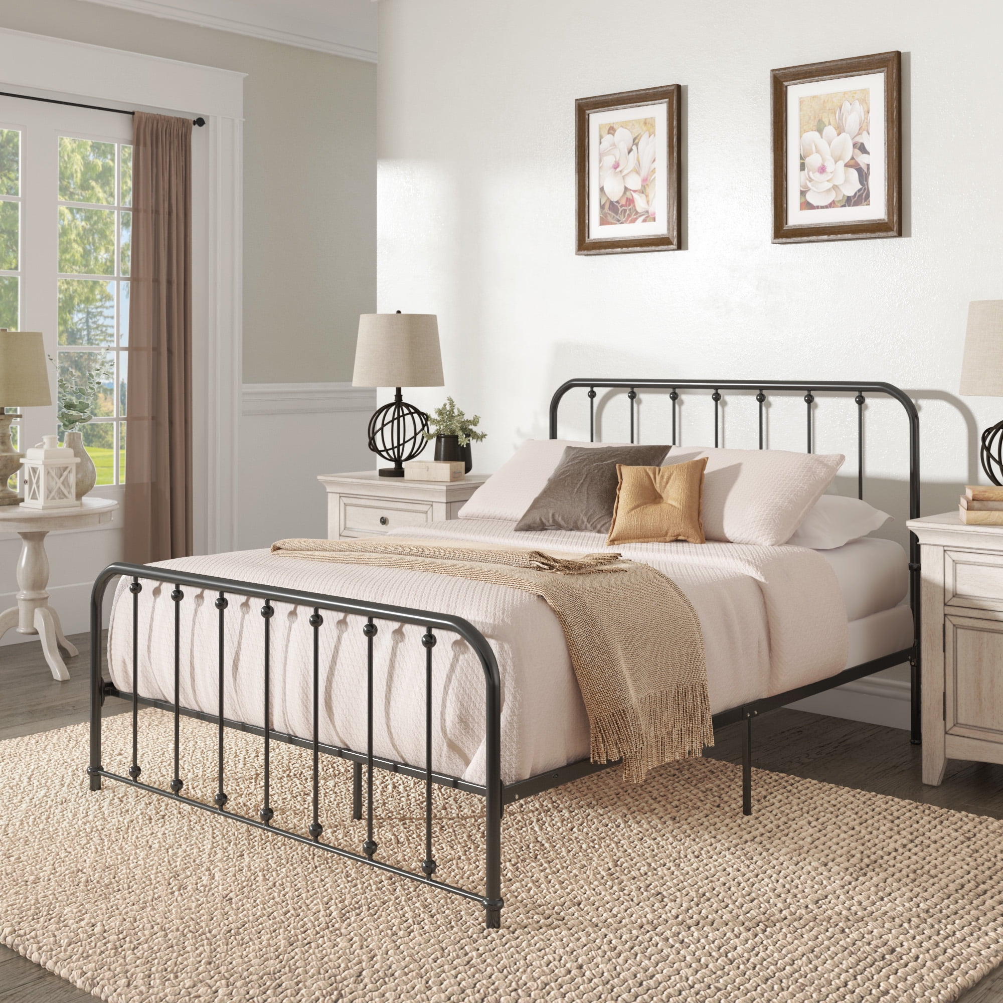 Weston Home Montgomery Spindle Metal Platform Bed, Queen, Black