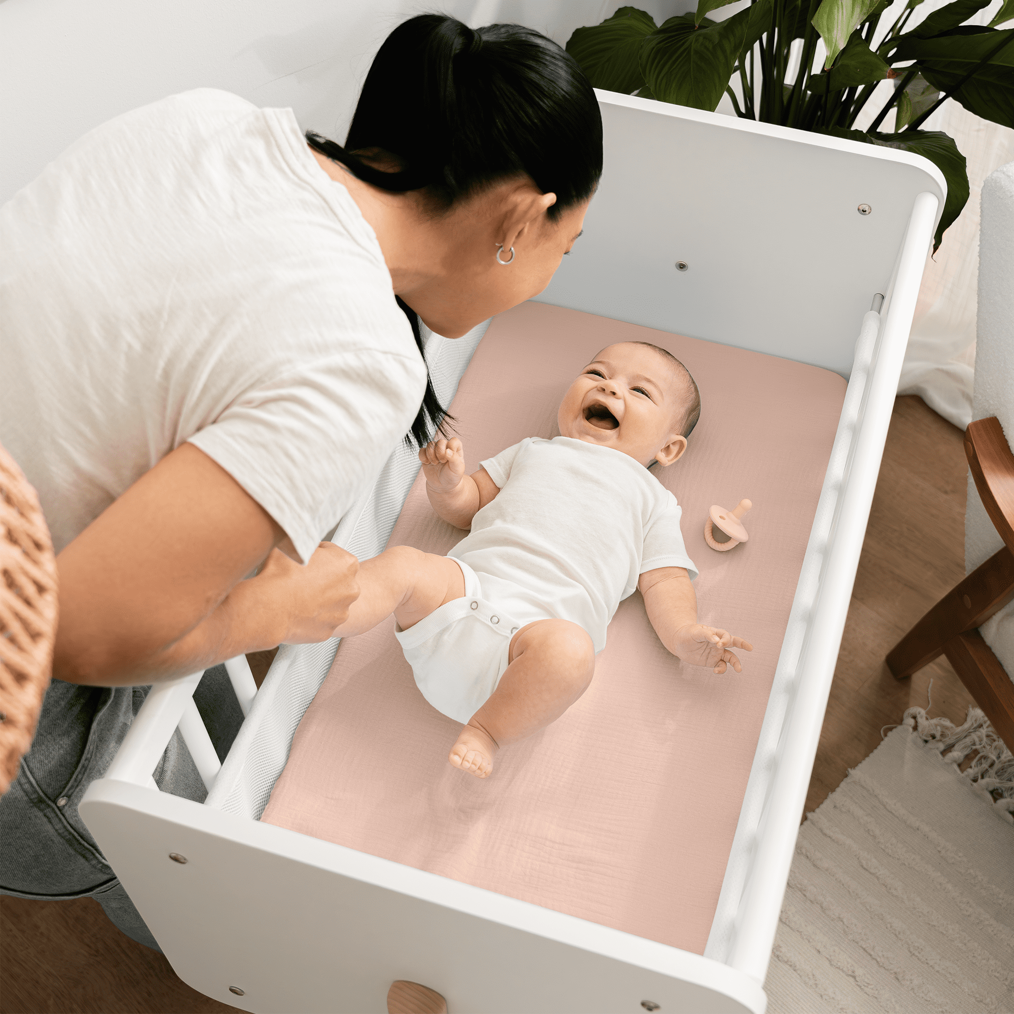 Comfy Cubs Muslin Fitted Bassinet Crib Sheet, Extra Soft 100% Muslin Cotton Bassinet Sheets (Blush)