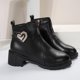 thumbnail image 5 of Botines de mujer Botas de tobillo de tacón grueso con cremallera decorativa y hebilla de cinturón de de imitación de cuero con bloques de colores de estilo británico a la moda para mujer (Black 8.5), 5 of 7