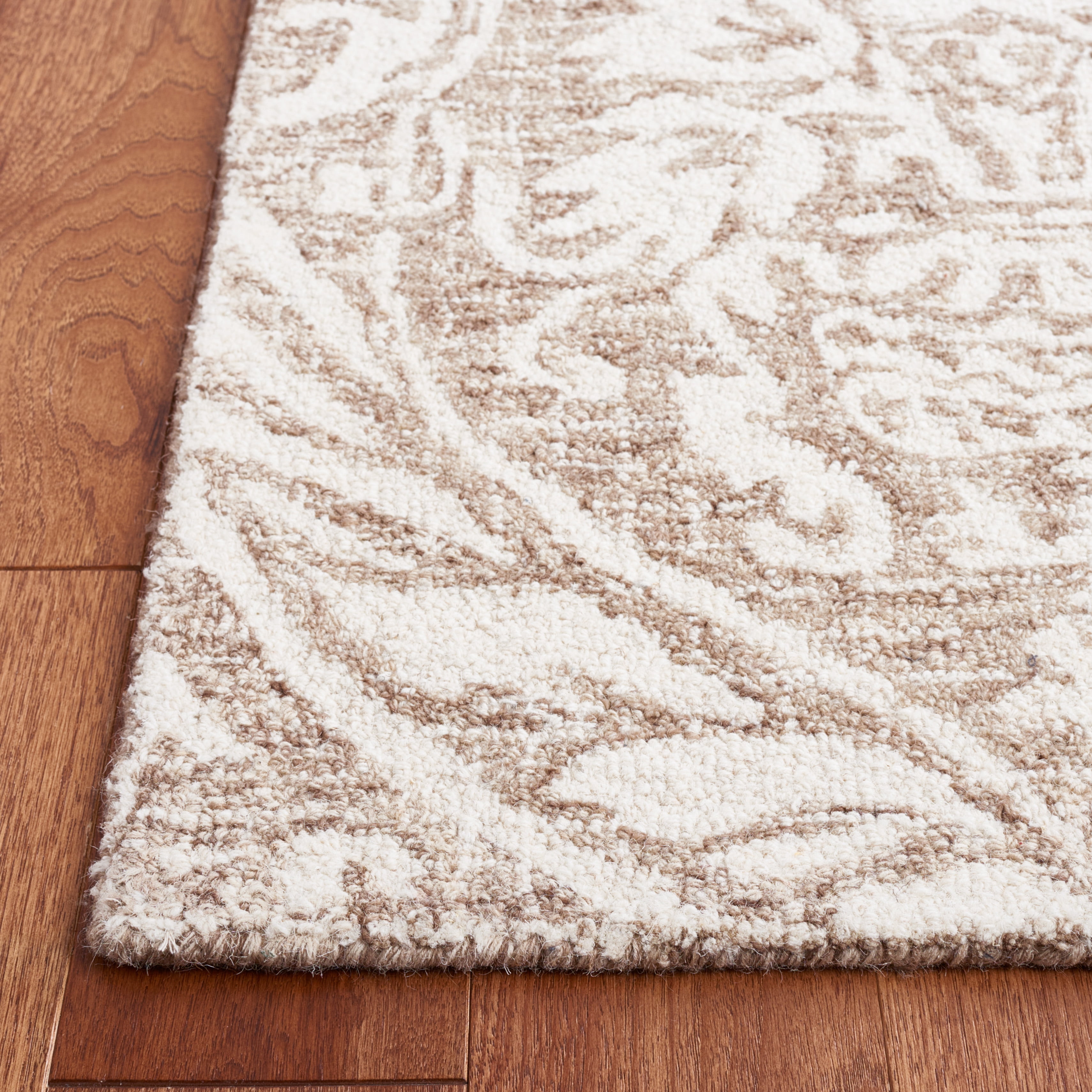 SAFAVIEH Abstract Constantine Damask Wool Area Rug, Ivory/Beige, 6' x 6' Square