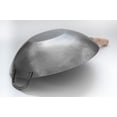 thumbnail image 4 of Wok Craft Wok, plano, martillado a mano, de acero al carbono, 36 cm, 4 of 6