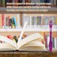 thumbnail image 5 of Ounissouiy Mini lámpara de lectura LED portátil, luz de noche, luz de libro con Clip, ahorro de energía, carpeta de luces para dormitorio de viaje, luz Iluminación y accesorios violeta, 5 of 6