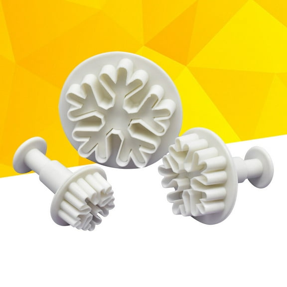 MERRYHAPY 3-Piece Snowflake Biscuit Cutters Set with Plunger, White Food Safe Plastic, Perfect for Baking and Cookie Decorating