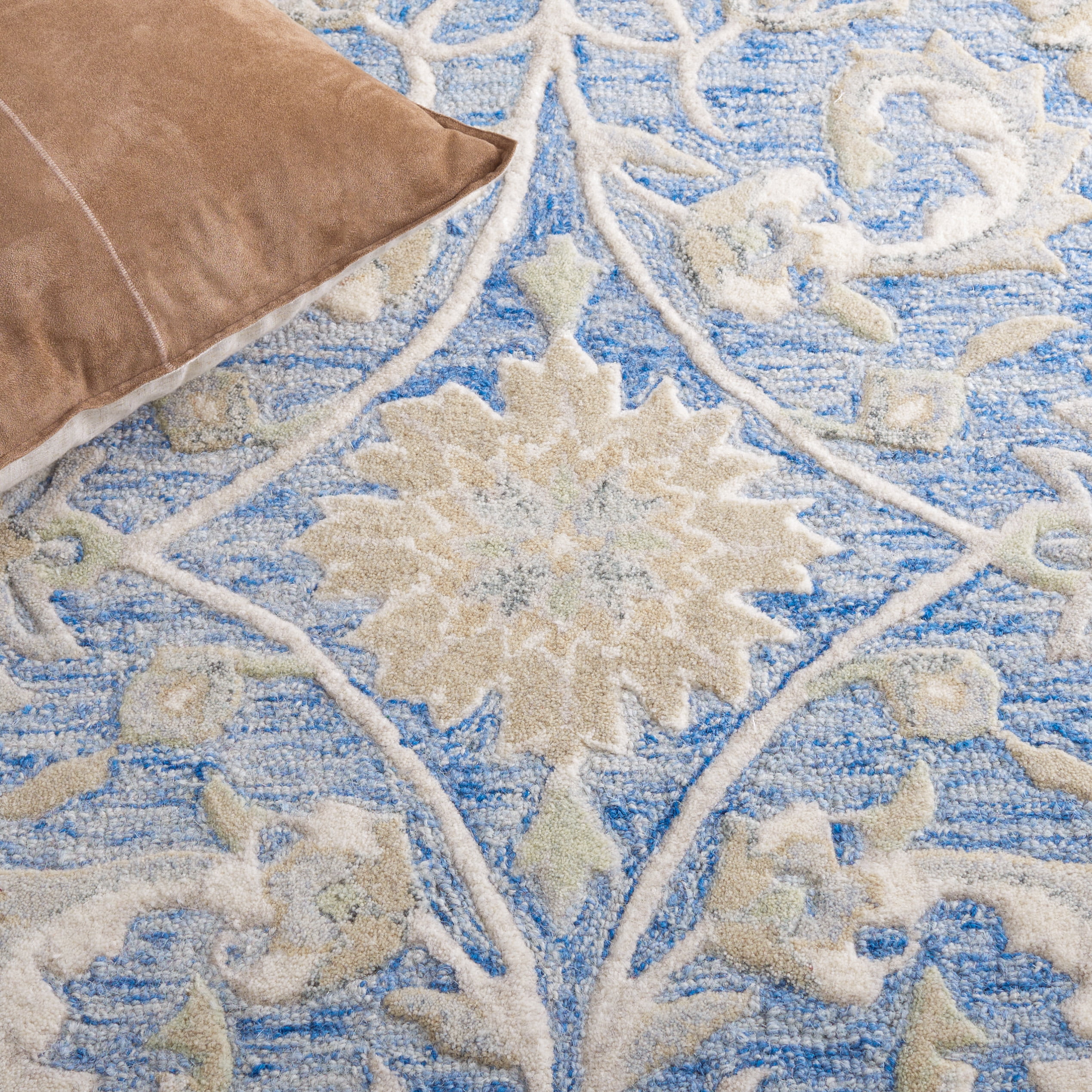 SAFAVIEH Glamour Catrine Bordered Wool Area Rug, Blue/Beige, 6' x 6' Round