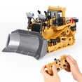 thumbnail image 3 of Bulldozer eléctrico RC de 9 canales, escala 1/24, con luces y sonido. Vehículo de ingeniería. Juguete para niños. 2 baterías de aleación, 3 of 8