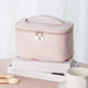 thumbnail image 5 of Bolsa cosmética portátil, organizadora de mesa, gran capacidad, viaje, almacenamiento de belleza, bolsillo interior, ajustable, resistente, de tela, para dormitorio, 5 of 8