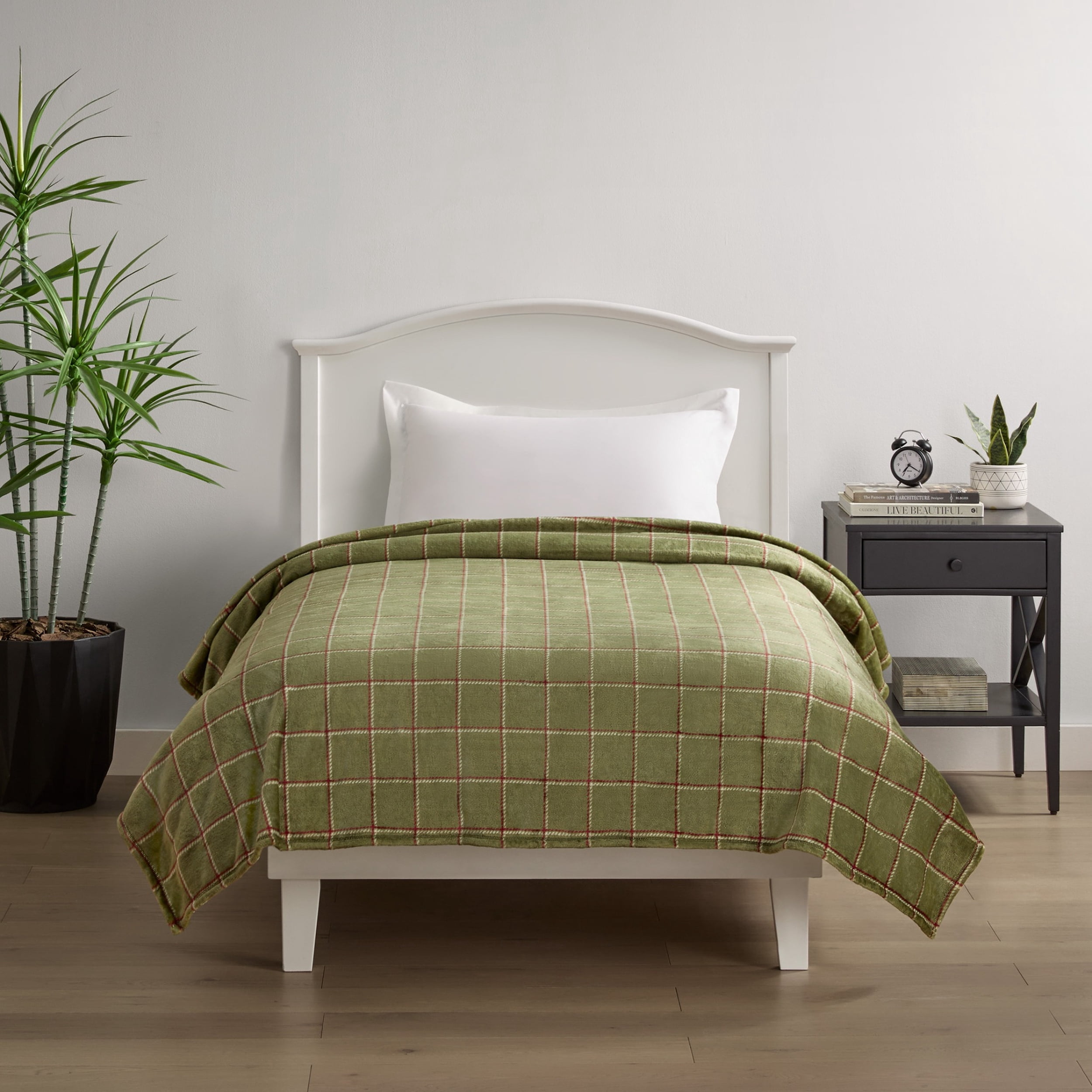 Mainstays Velvet Plush Bed Blanket, Green Check, Twin Size