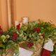 thumbnail image 4 of Guirnalda navideña preiluminada Yyuenw de 1,8 m con luces navideñas a pilas, con frutos rojos y hojas de eucalipto, ideal para decorar escaleras, chimeneas y puertas., 4 of 5