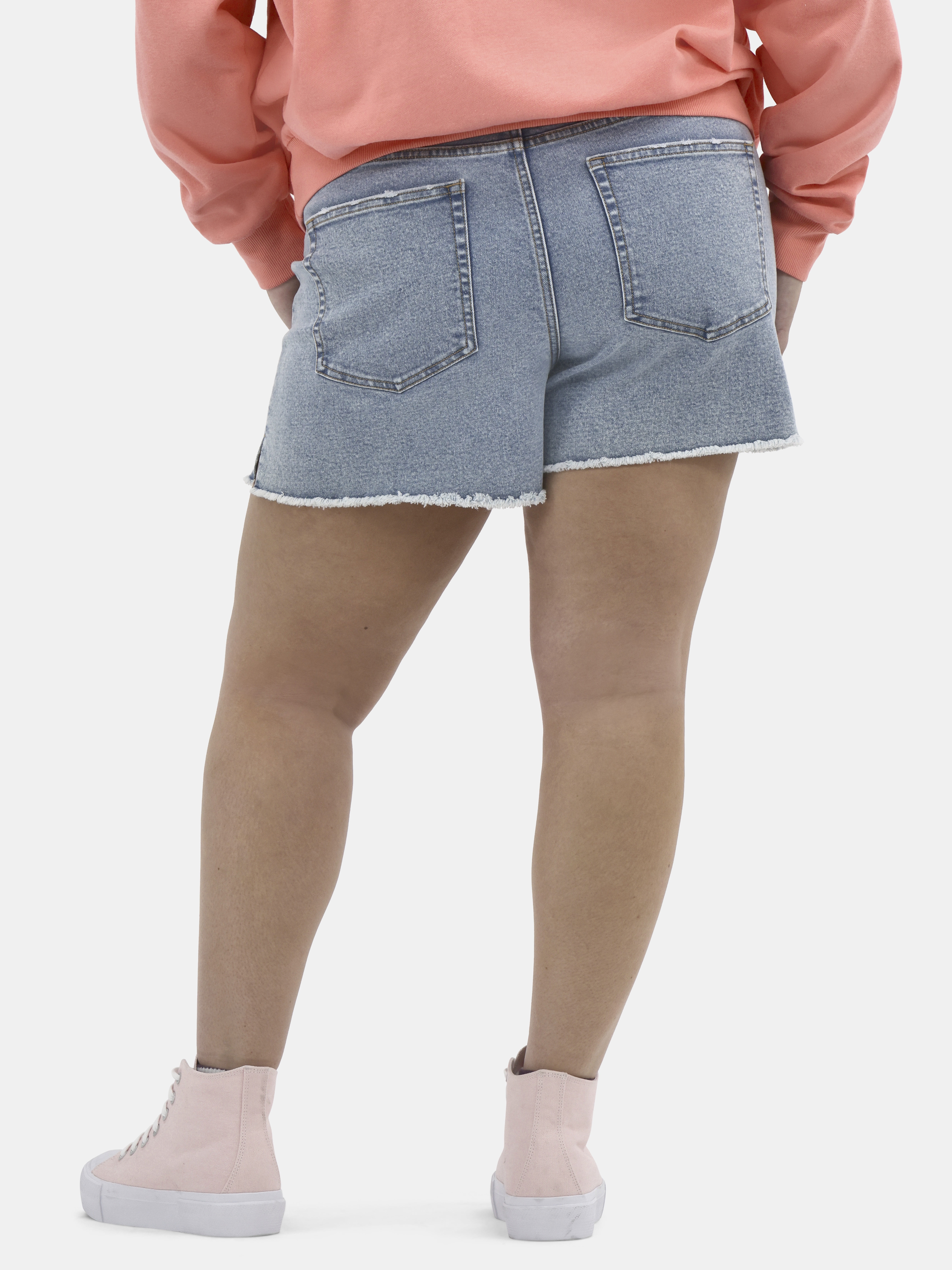 No Boundaries Women's Mid Rise Denim Short, Sizes 2-26W