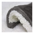 thumbnail image 3 of Cobertor con Borrega Individual Gris, 3 of 4