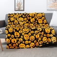 thumbnail image 2 of Manta de forro polar PAVILIA para Halloween, calabaza y otoño, 130 x 150 cm, 2 of 7