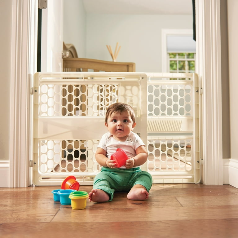 Evenflo Memory Fit Baby Gate (White): Toddler Safety Blocker