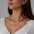 thumbnail image 2 of Collar corto exquisito chapado en oro para mujer, collar serpiente en V para mujer, 2 of 7