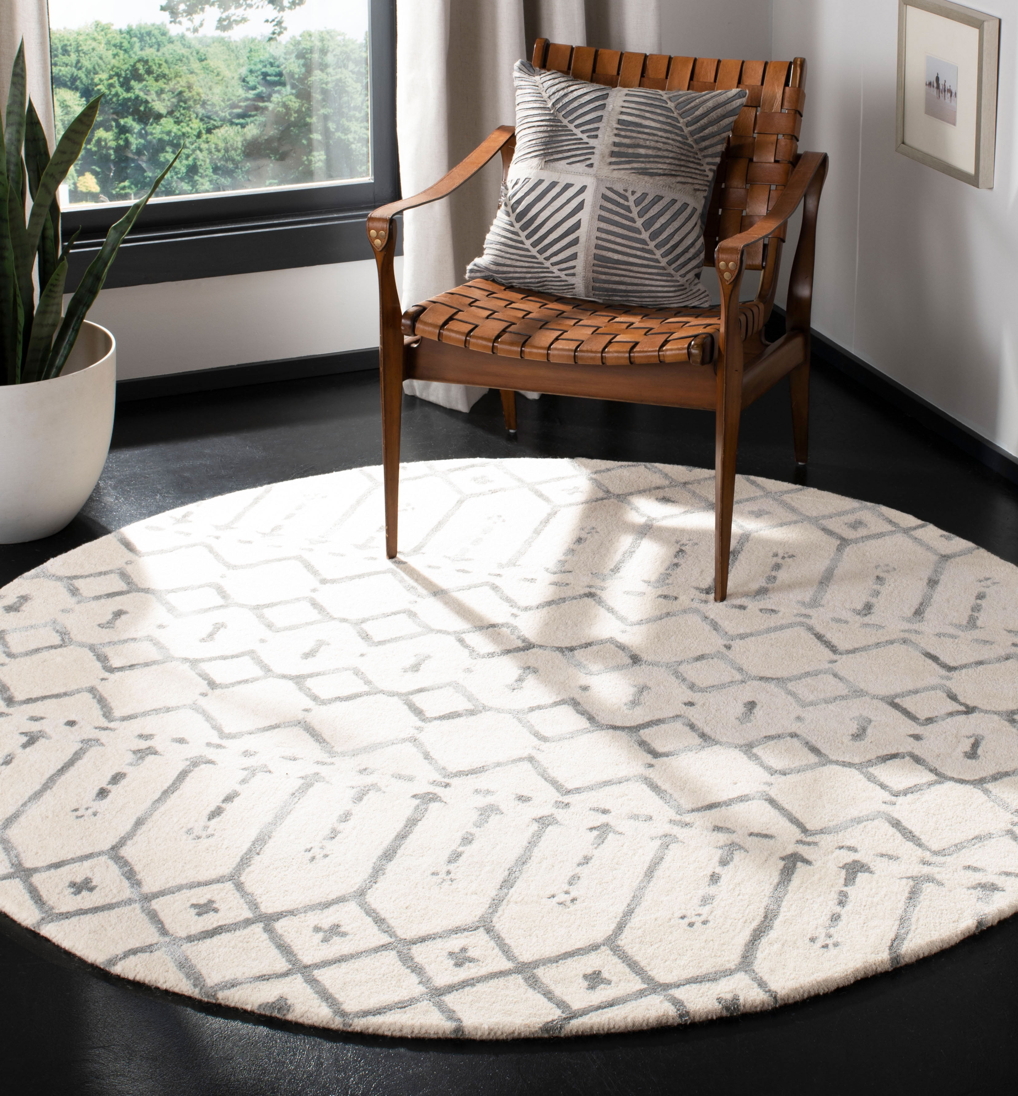 SAFAVIEH Himalaya Darin Geometric Wool Area Rug, Ivory/Grey, 8' x 8' Round