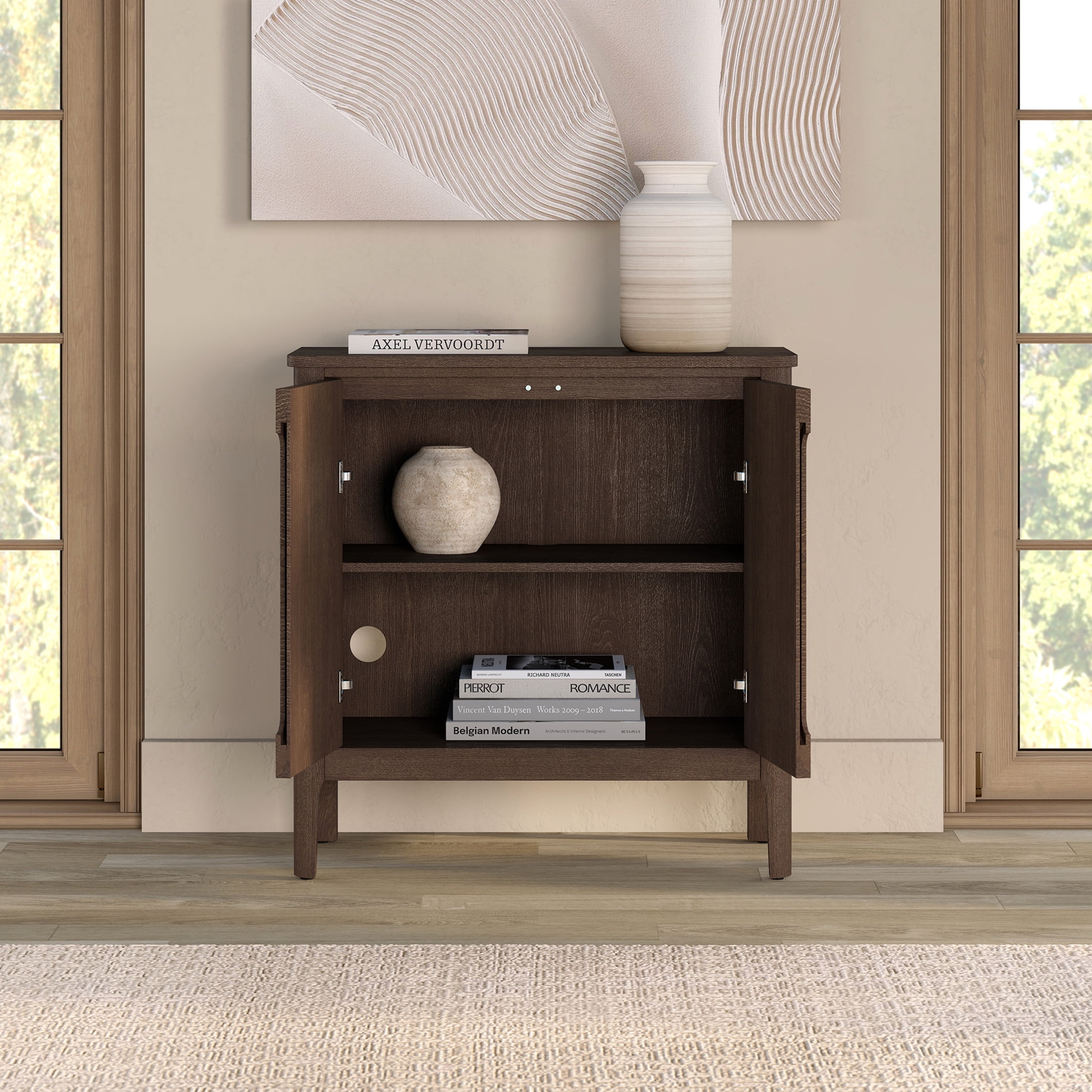 Evelyn&Zoe Modern/Contemporary 32" Wide Brown Oak Veneer Accent Cabinet