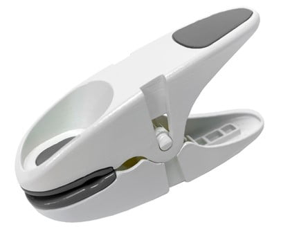 Mainstays Jumbo Plastic Clothespins, 18 Pack, White and Gray