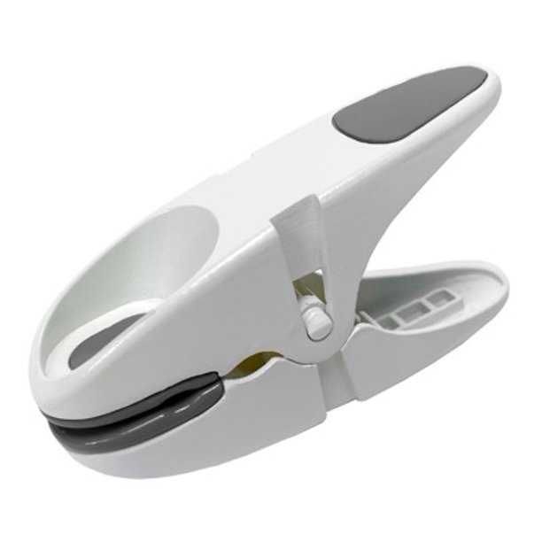 Mainstays Jumbo Plastic Clothespins, 18 Pack, White and Gray Walmart