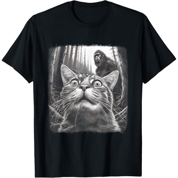 Sorprised Scared Cat Selfie with Bigfoot - Camiseta para hombre y mujer