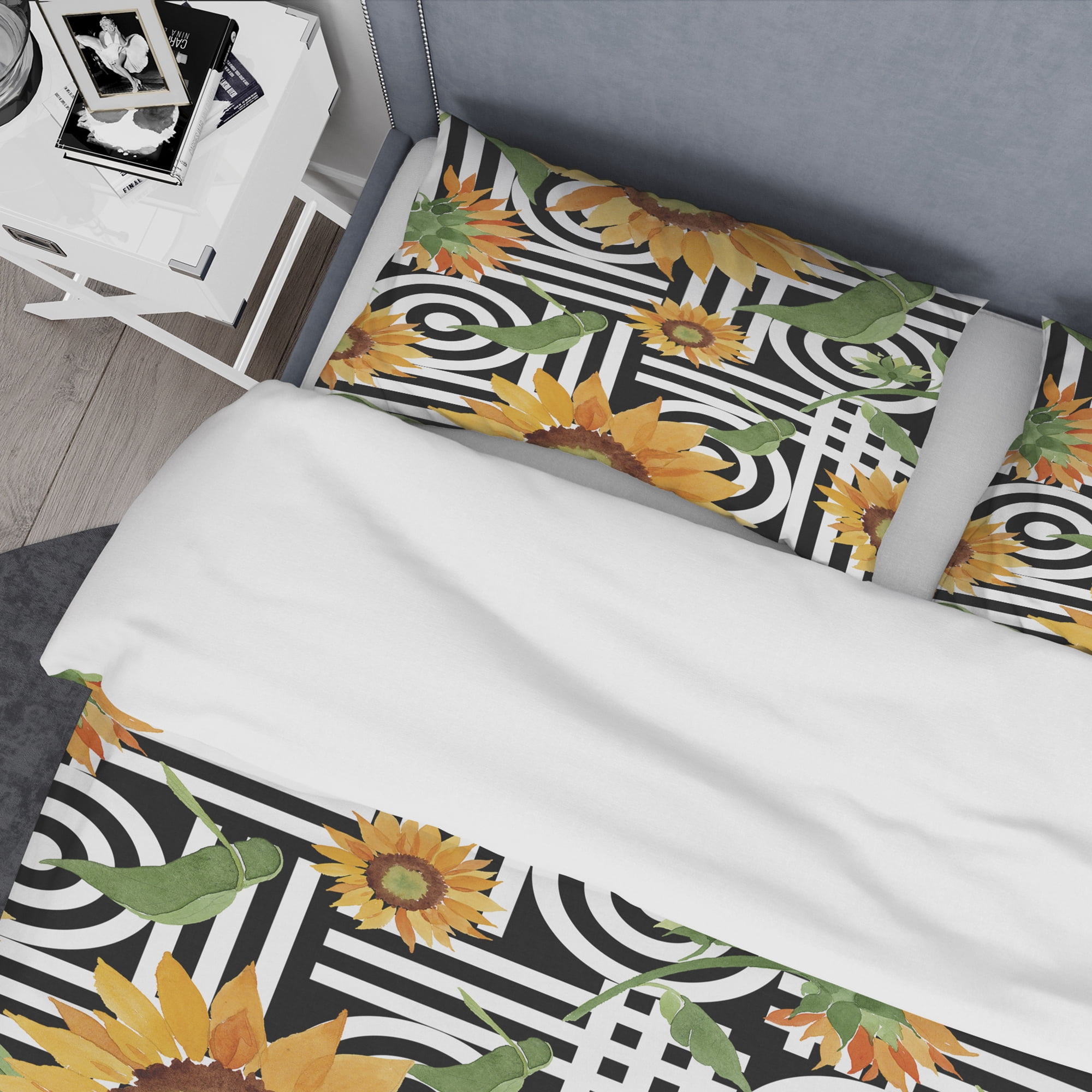 Designart 'Retro Floral Botanical II' Mid-Century Modern Duvet Cover Set