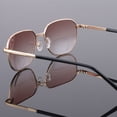 thumbnail image 4 of Gafas de presbicia de resina de doble propósito y doble luz para ver de lejos y de cerca, 1 espejo, 2 lentes con ojos de presbicia de moda, las gafas de presbicia pueden ver de lejos y de cerca, 4 of 5